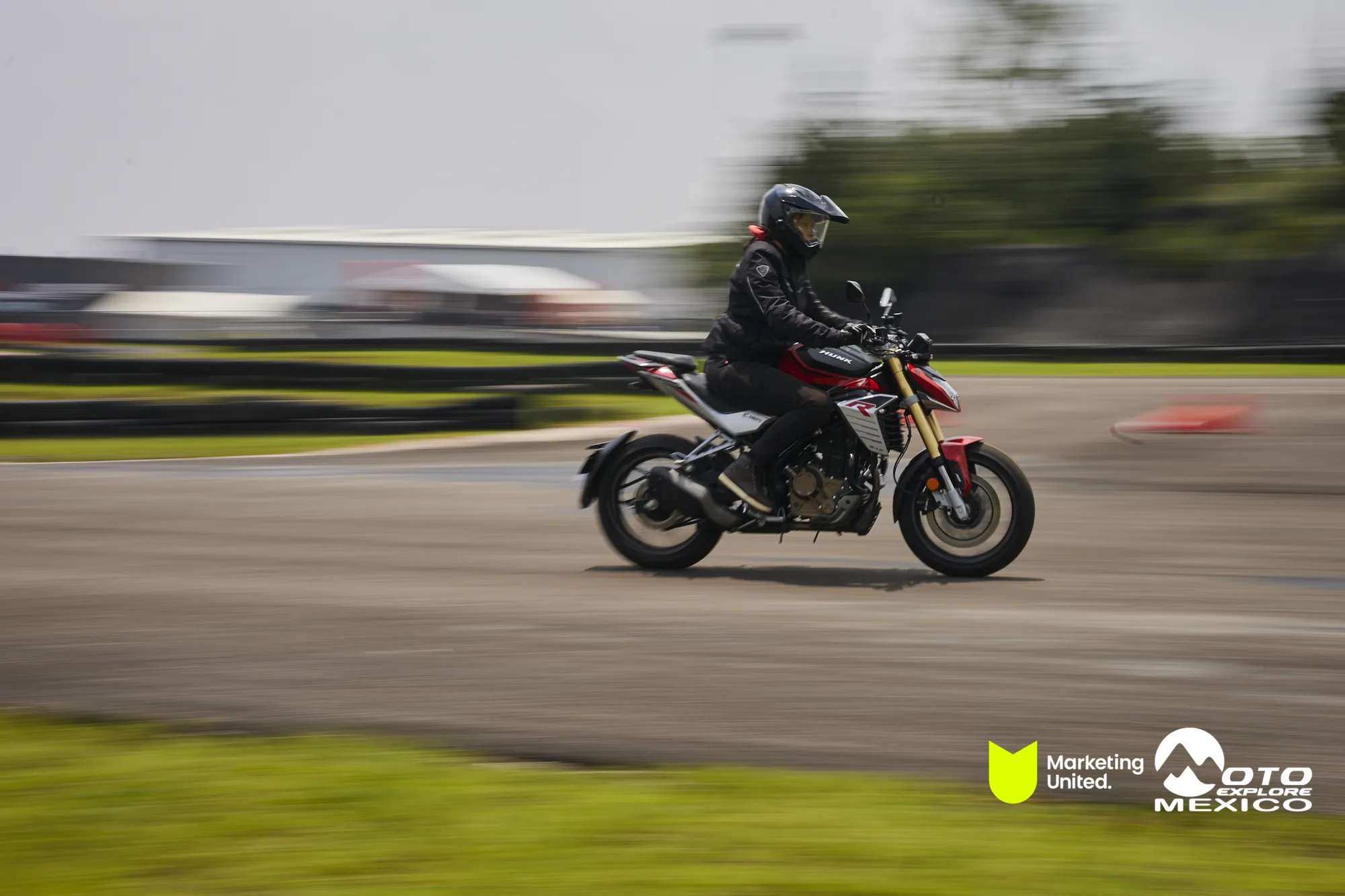 HUNK TRACKDAY 366
